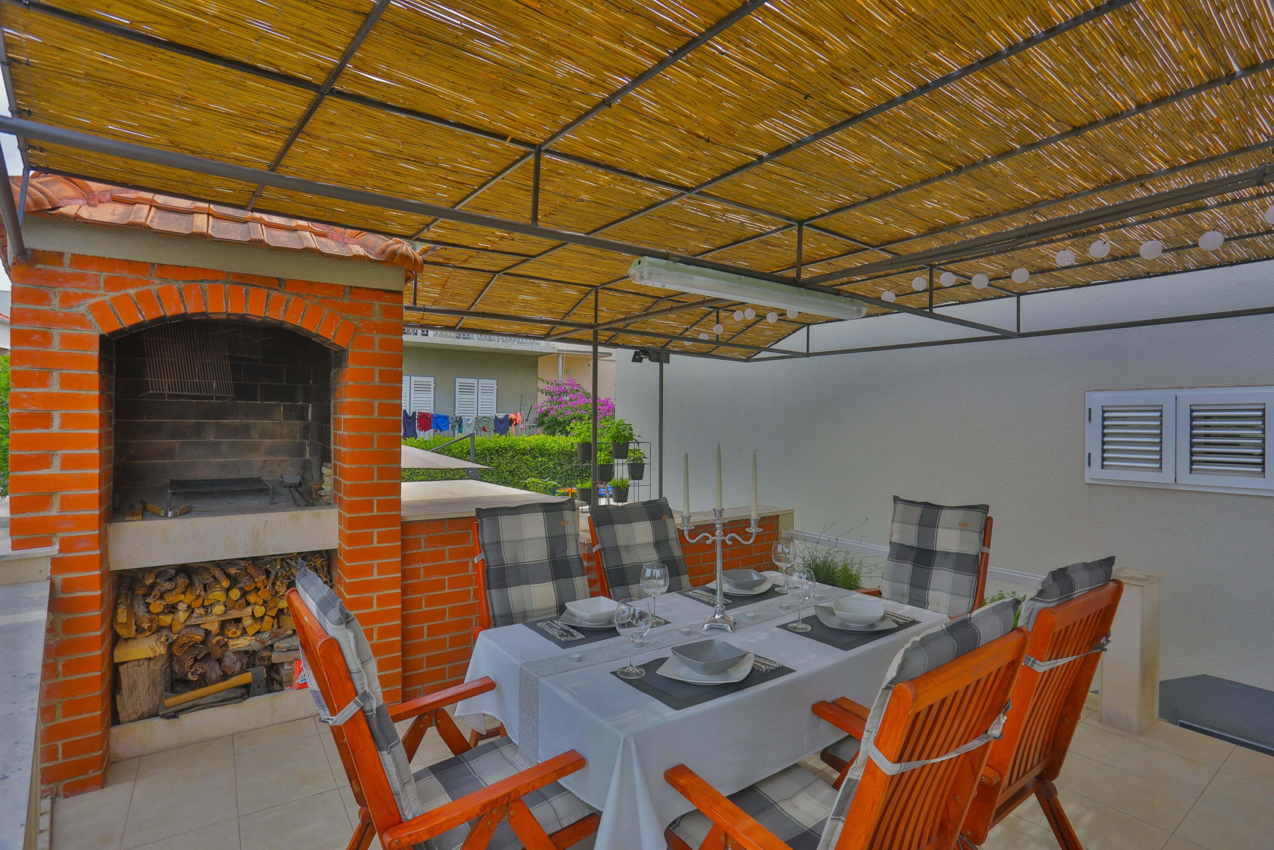 OUTDOOR 1